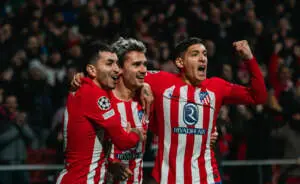 Nahuel Molina, Ángel Correa, Antoine Griezmann, futbolistas del Atlético de Madrid